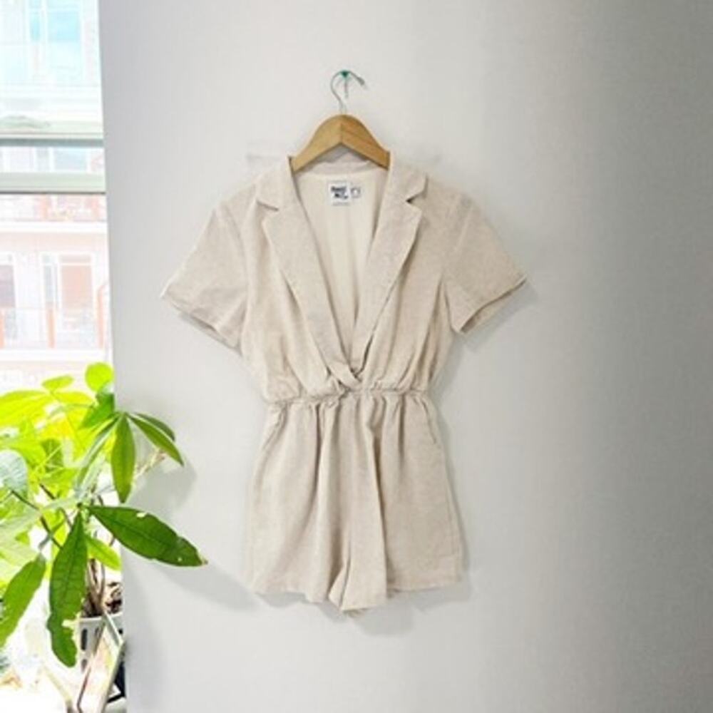 Princess Polly Cream Plunge Neck Short Sleeve Romper Size 4